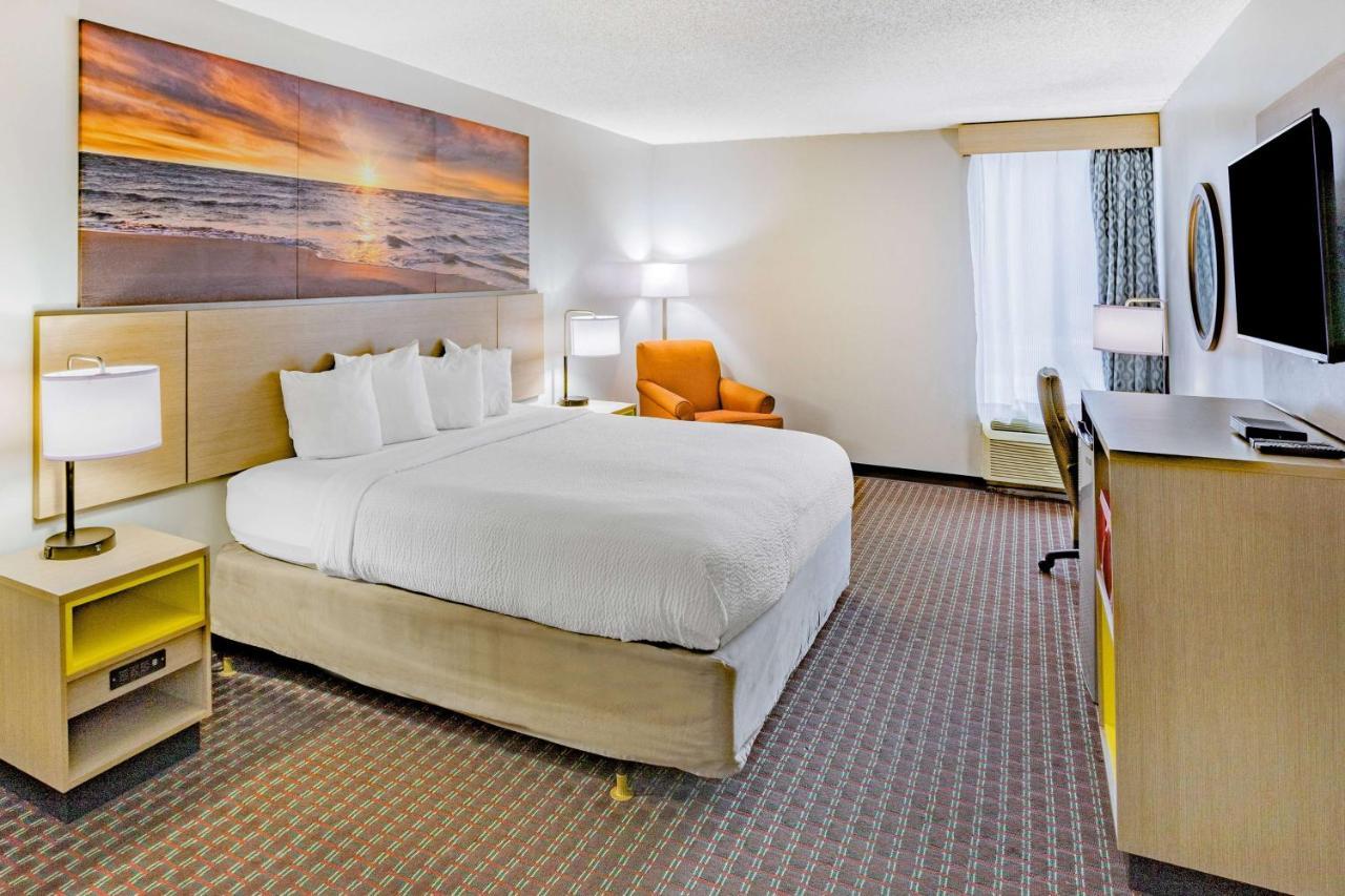 Days By Wyndham Hartsfield Jackson Atlanta Airport West Hotel College Park
