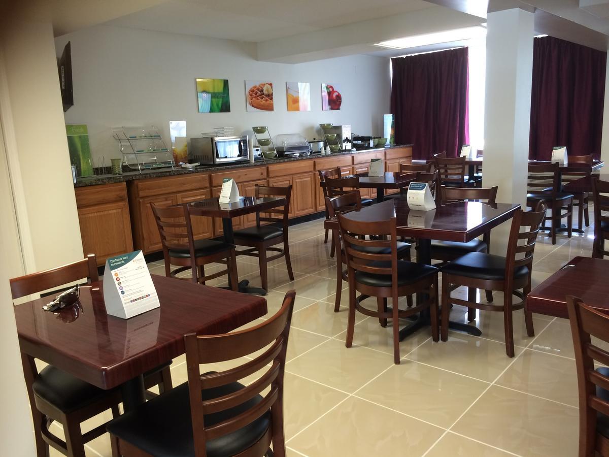 Days By Wyndham Hartsfield Jackson Atlanta Airport West Hotel 3*