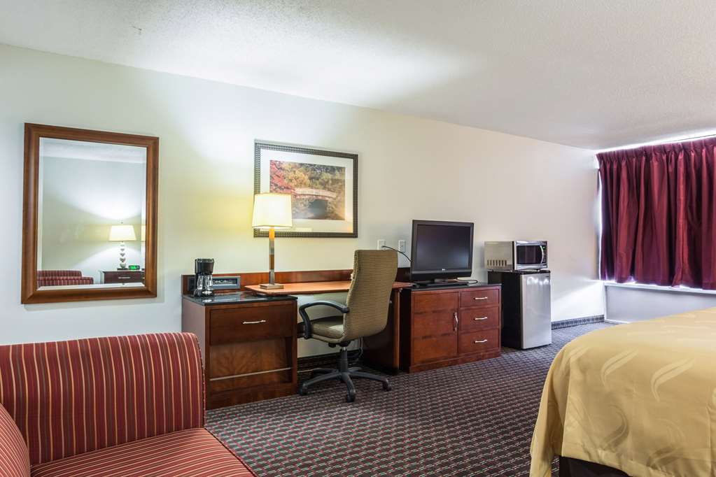 Days By Wyndham Hartsfield Jackson Atlanta Airport West Hotel